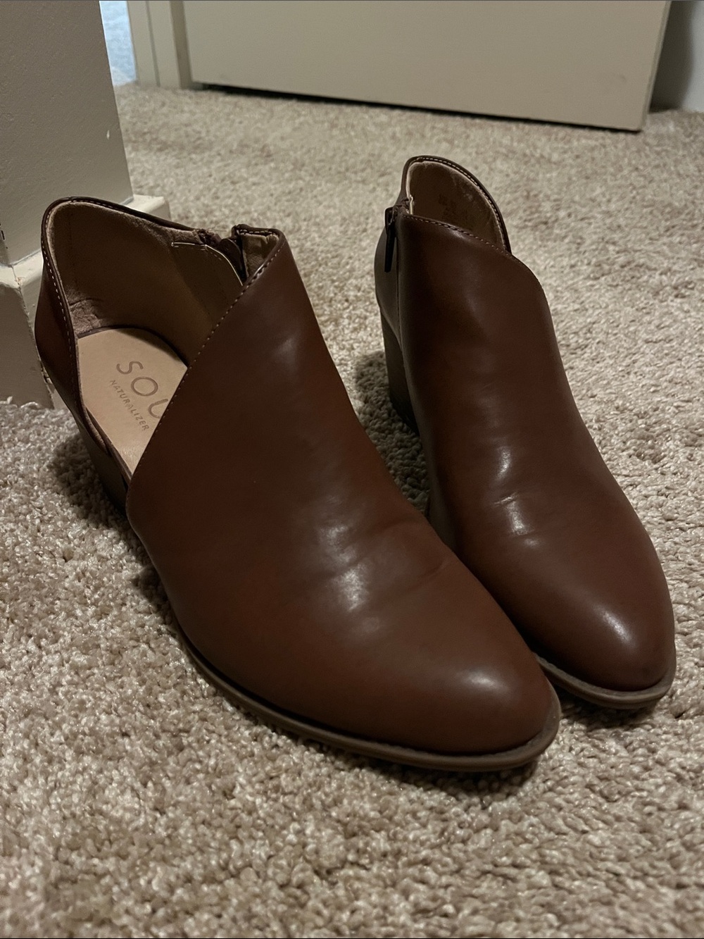 SOUL Naturalizer Chestnut Brown Leather Pointed Ankle Booties